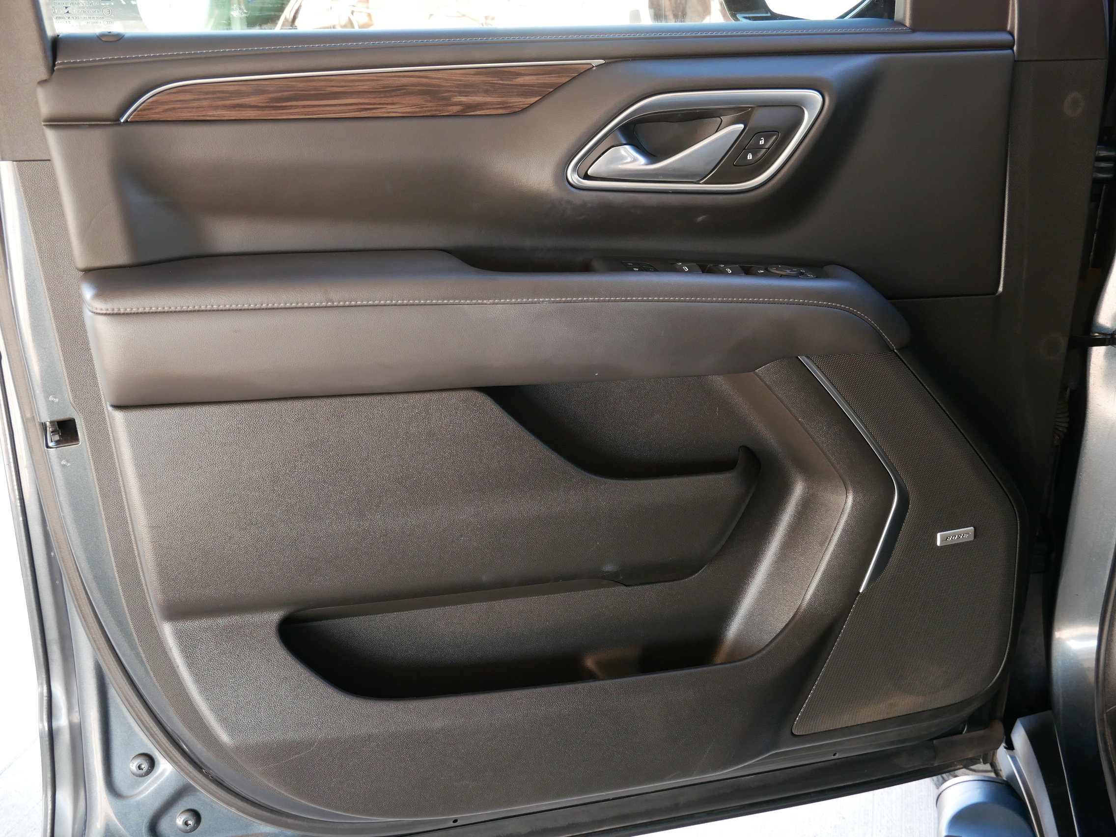 Used 2021 Chevrolet Suburban Z71 w/ Rear Media and Nav Package image 6