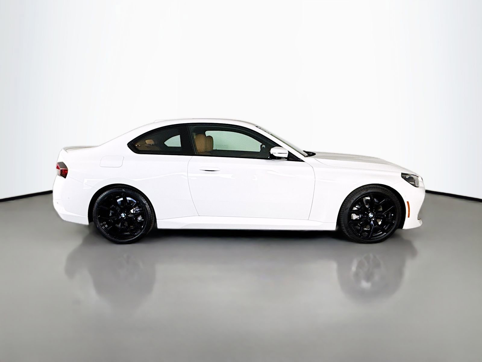 Used 2025 BMW 230i Coupe w/ M Sport Package image 8