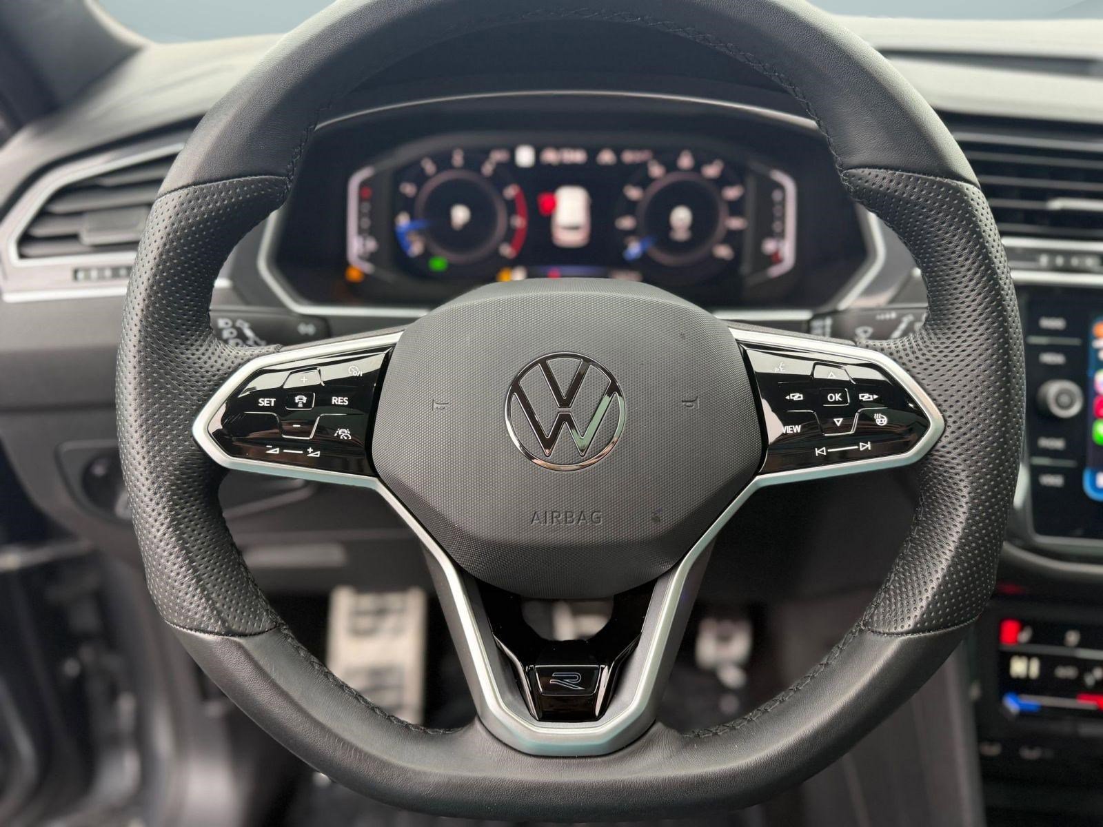 Used 2024 Volkswagen Tiguan SEL R-Line image 15