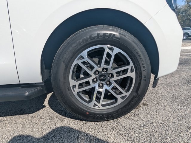 New 2026 Ford Expedition Active image 12