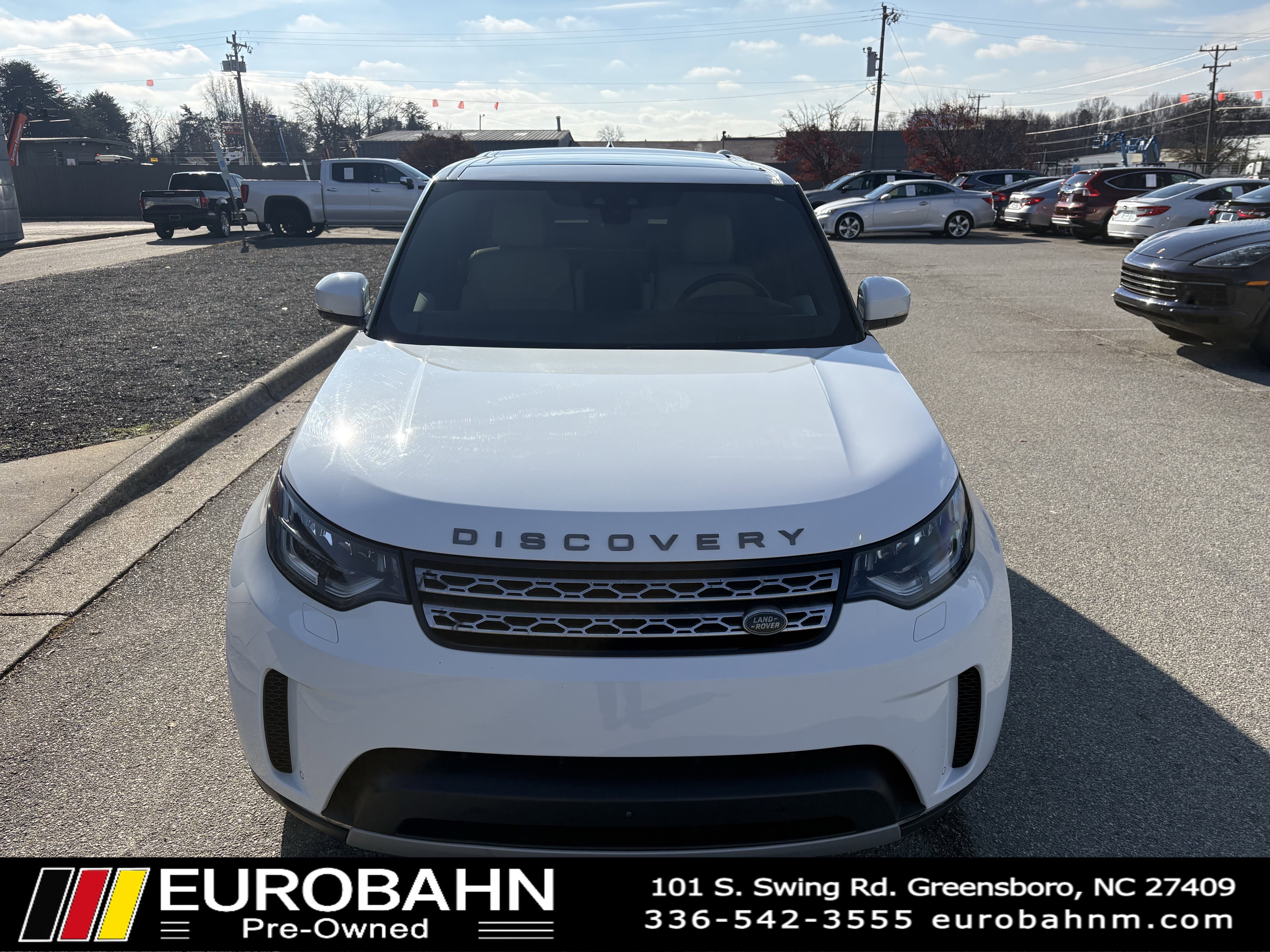 Used 2017 Land Rover Discovery HSE image 25