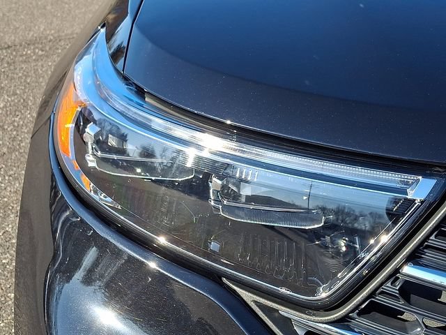 Used 2024 Ford Explorer XLT w/ Equipment Group 202A AWD/4WD image 9