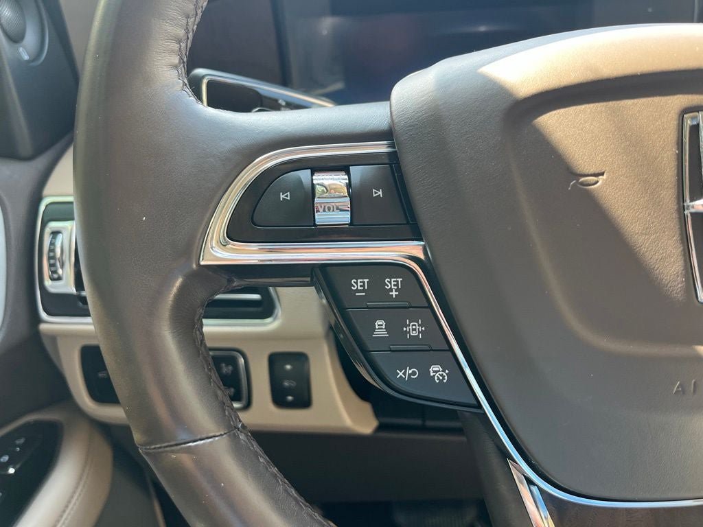 Certified 2023 Lincoln Navigator L Reserve AWD/4WD image 32