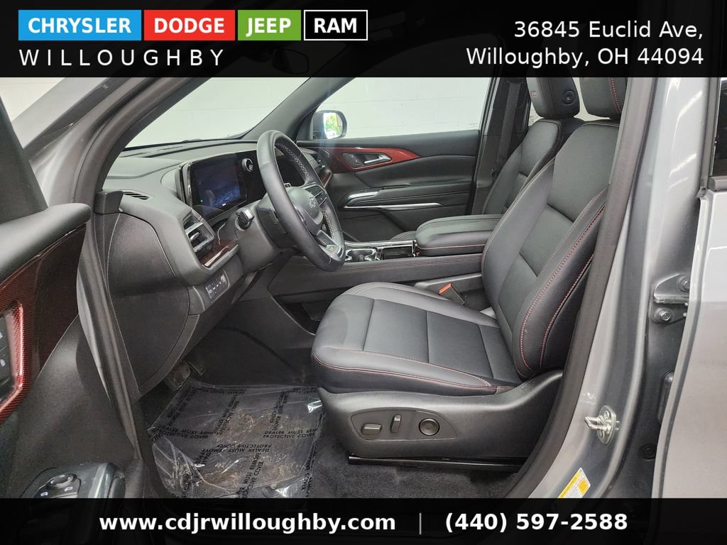 Used 2025 Chevrolet Traverse Z71 AWD/4WD image 14