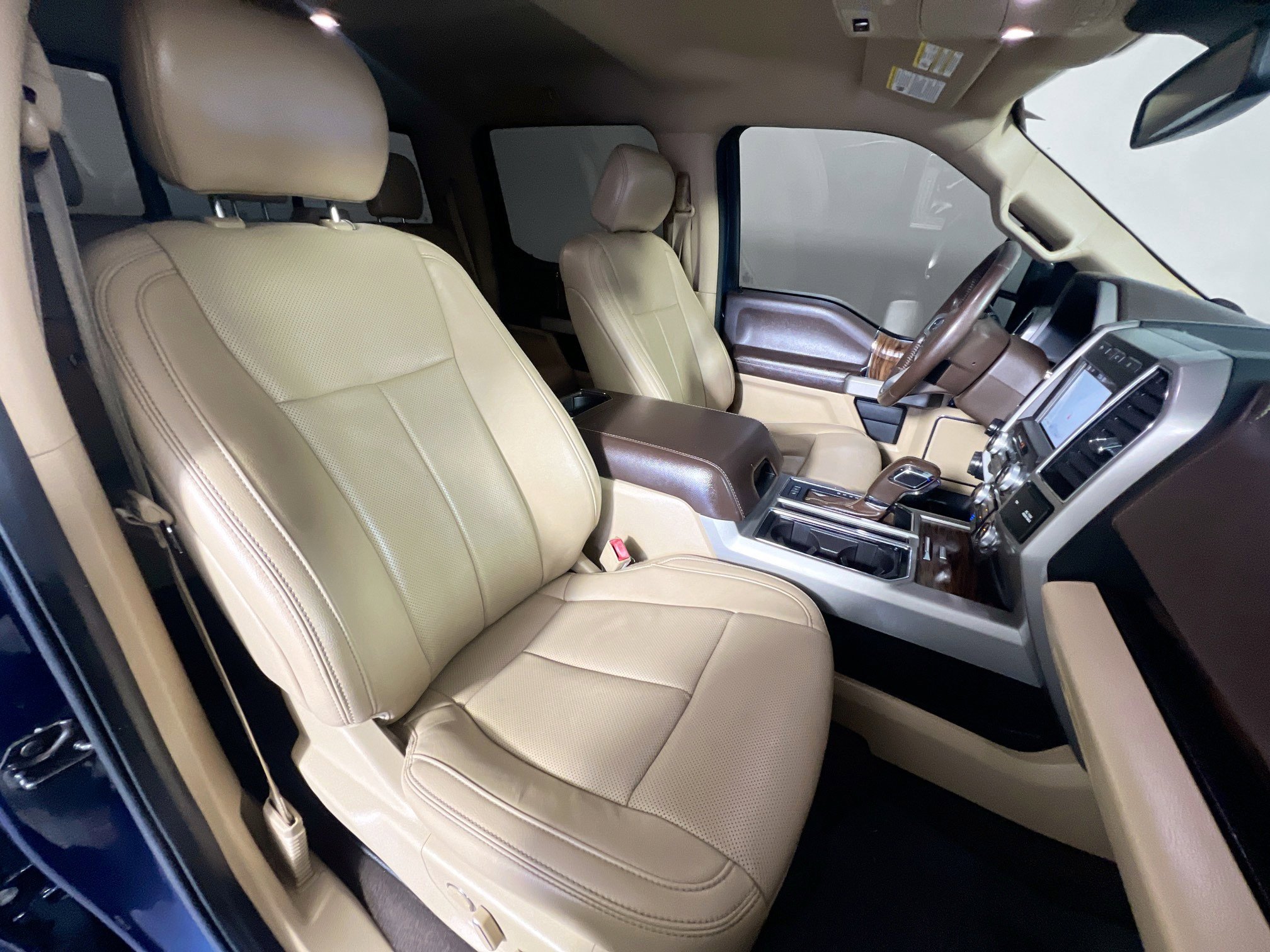 Used 2018 Ford F150 Lariat w/ Equipment Group 502A Luxury image 31