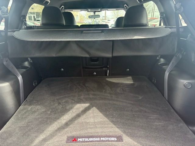 Used 2024 Mitsubishi Outlander AWD image 7