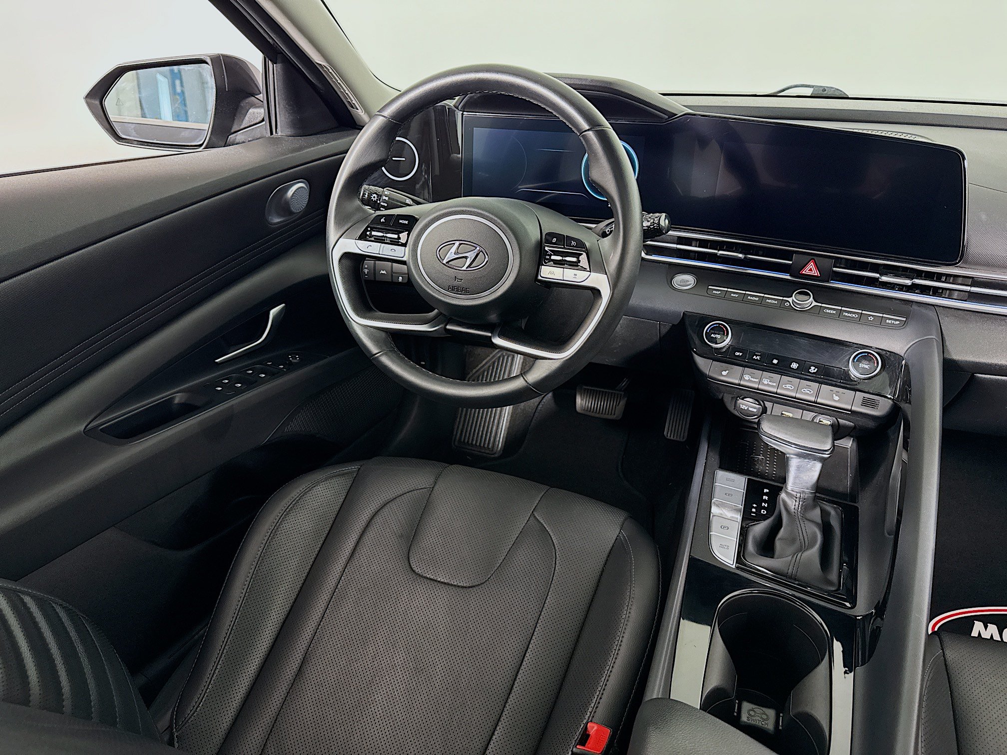 Used 2023 Hyundai Elantra Limited FWD image 34