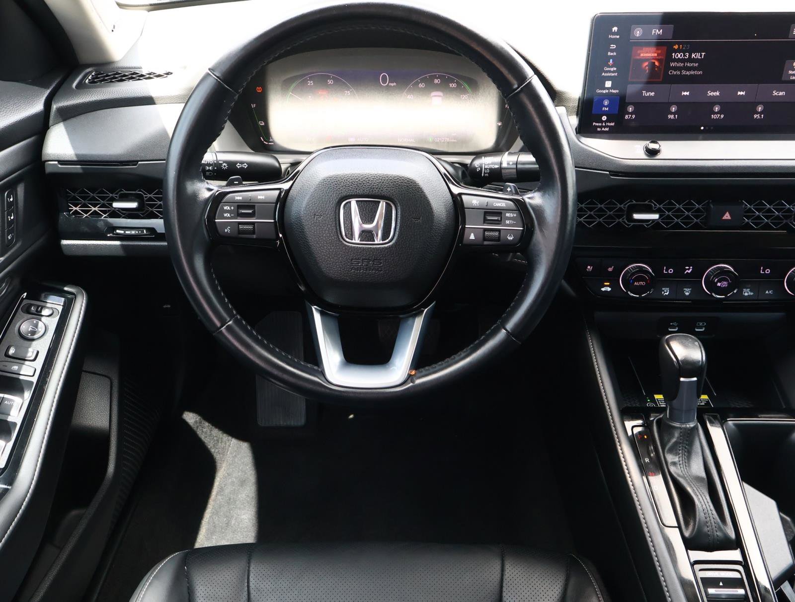 Used 2023 Honda Accord Touring image 9