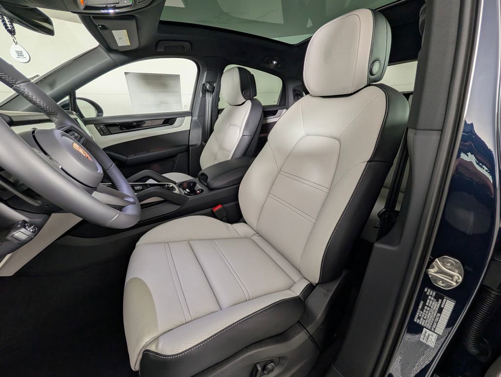 New 2026 Porsche Cayenne Coupe image 5