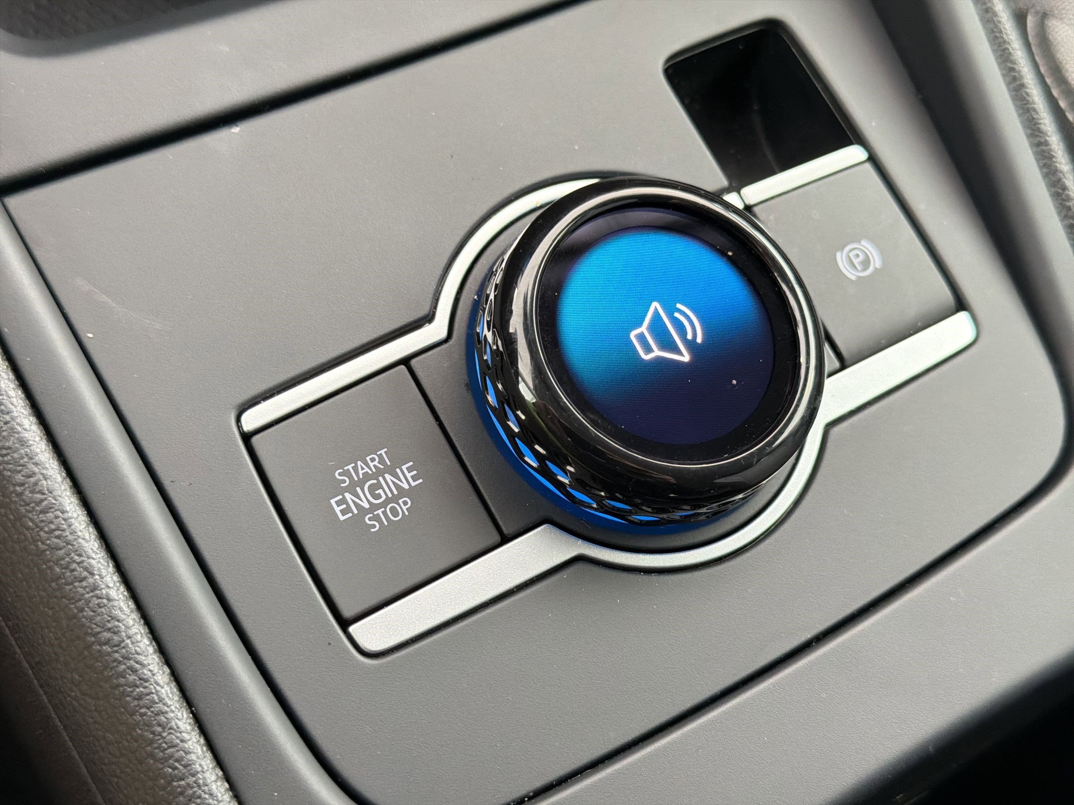 Used 2025 Volkswagen Tiguan S image 17