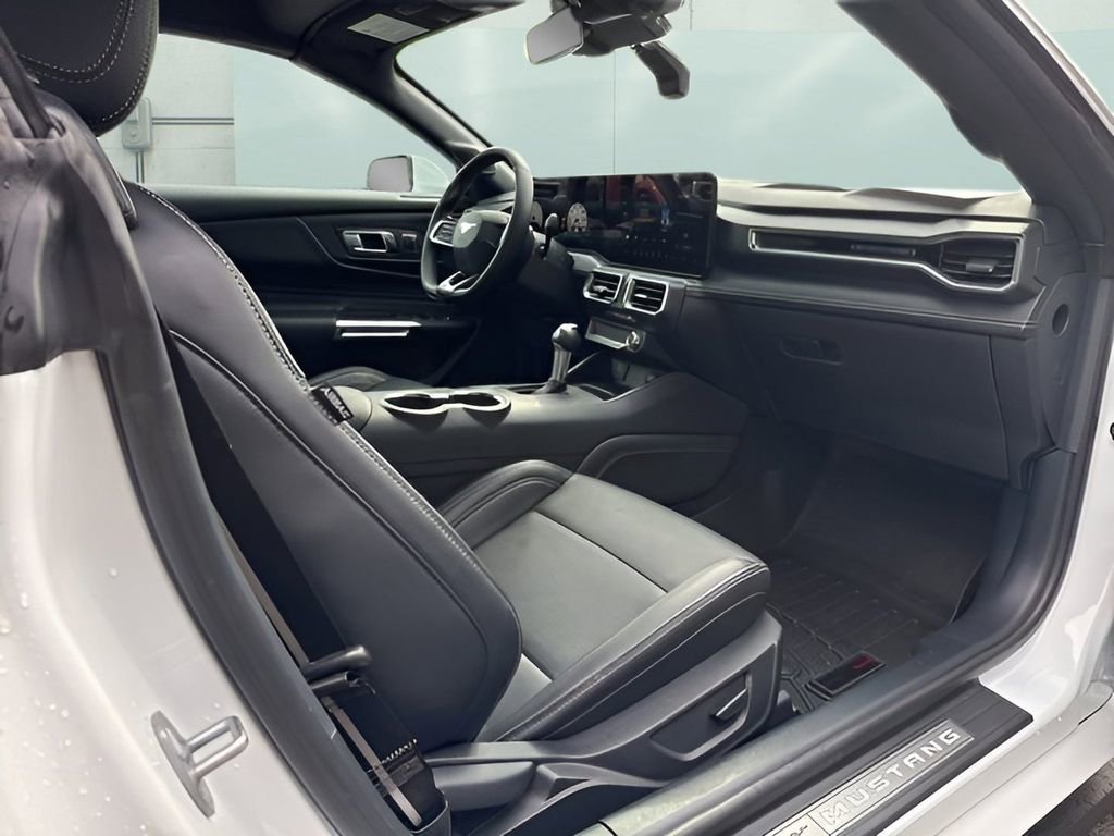 Used 2024 Ford Mustang Premium RWD image 31
