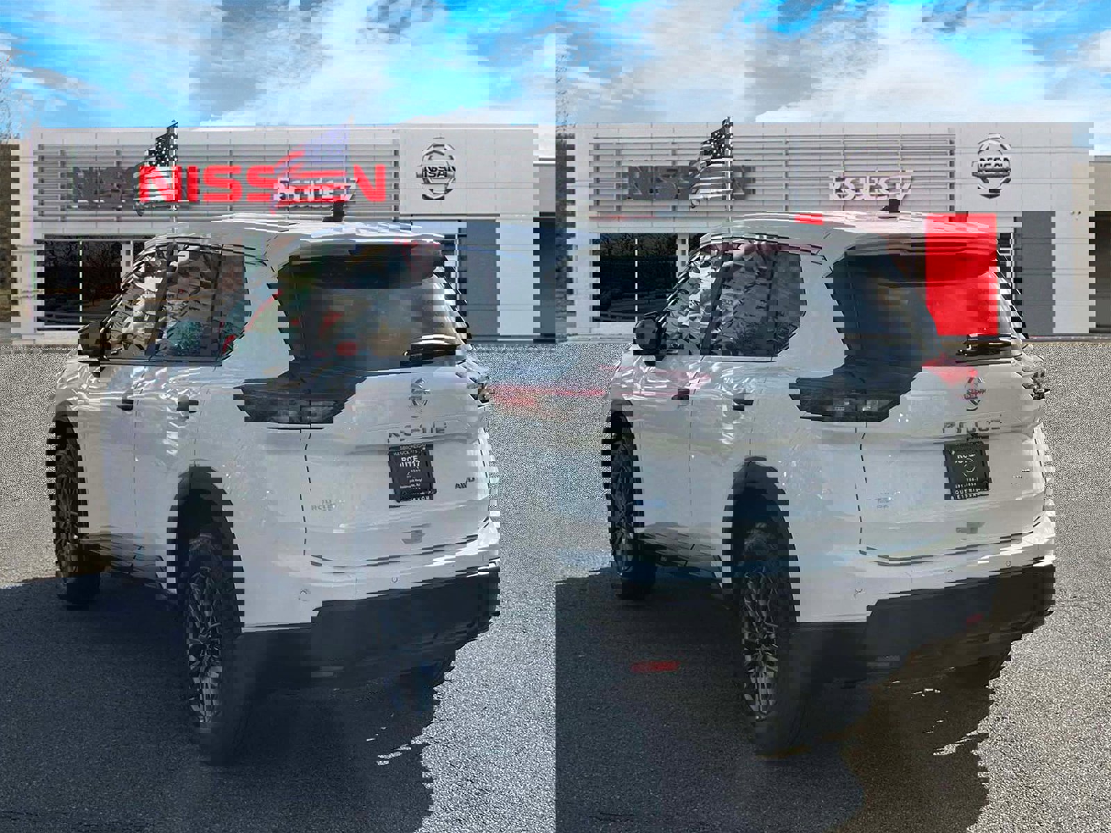 Used 2025 Nissan Rogue S image 4