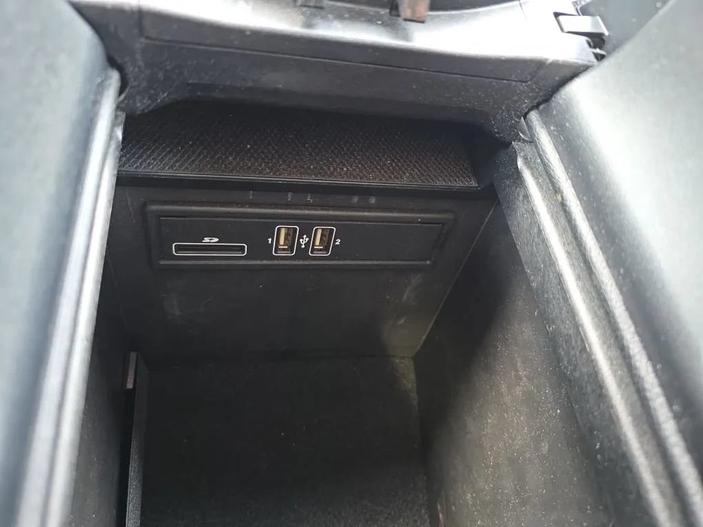 Used 2017 Mercedes-Benz GLC 300 4MATIC image 42