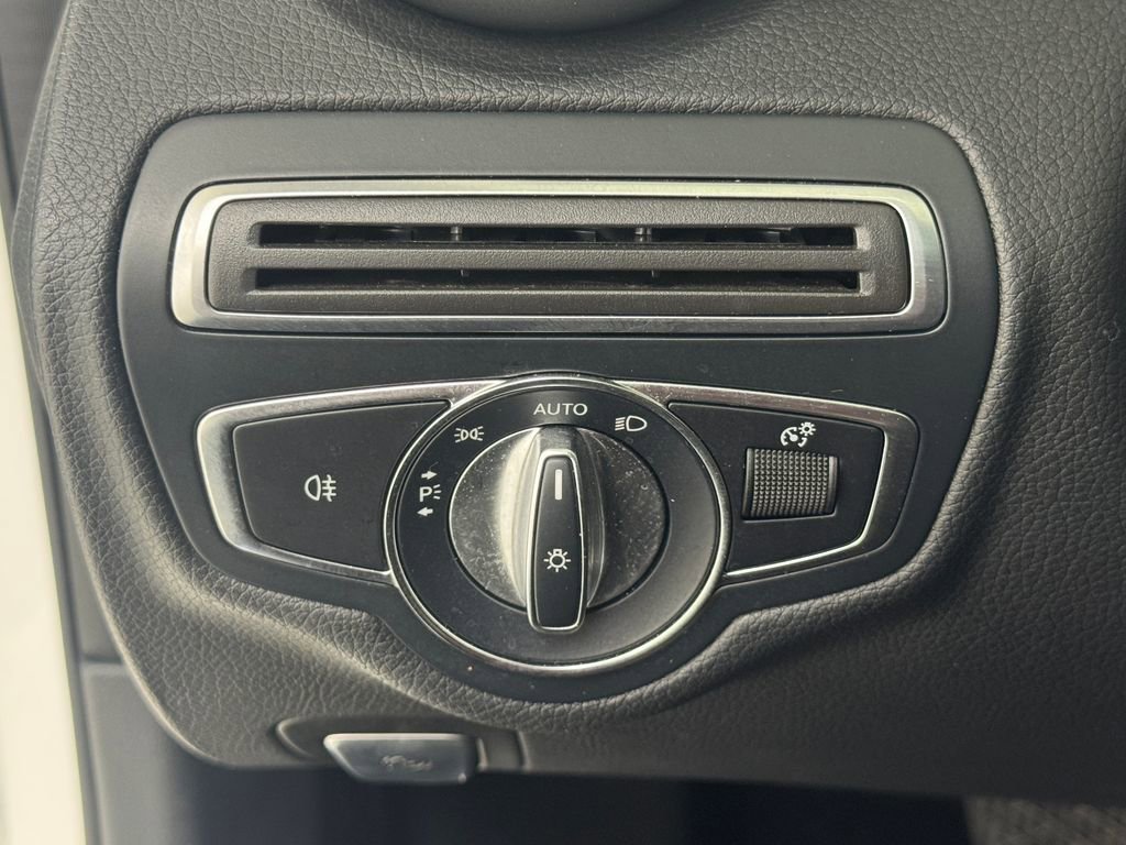 Used 2021 Mercedes-Benz C 300 Sedan image 33