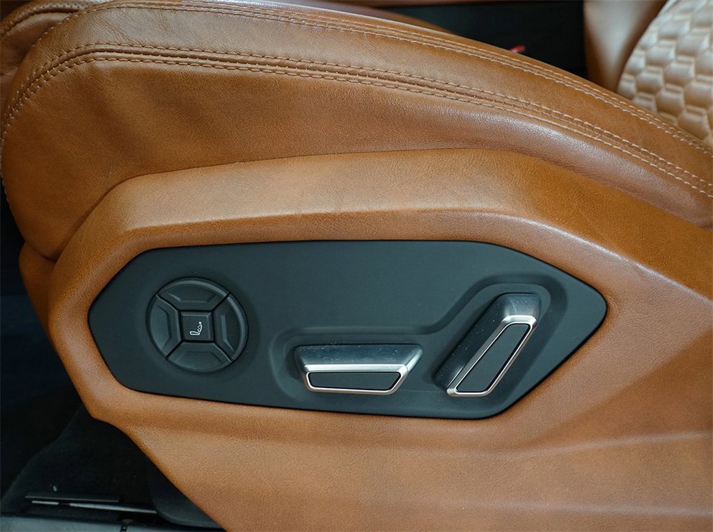 Used 2019 Lamborghini Urus image 14