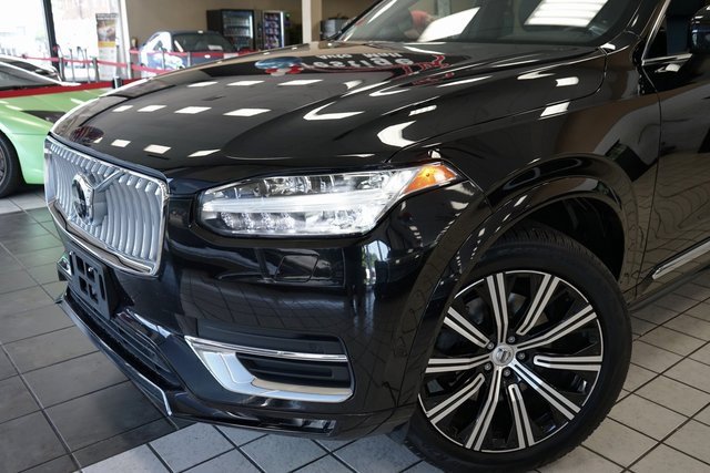 Used 2023 Volvo XC90 B6 Plus image 23