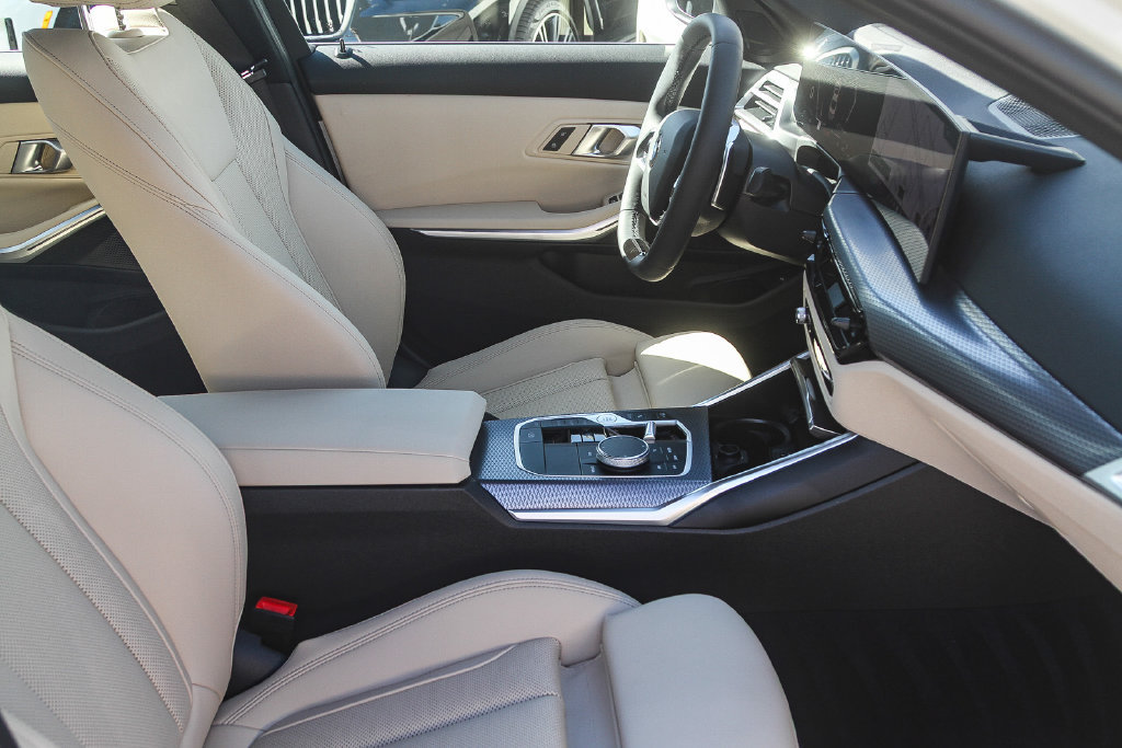 Used 2026 BMW 330i Sedan w/ Convenience Package RWD image 12