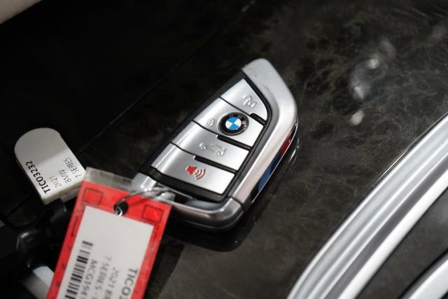 Used 2021 BMW 740i xDrive w/ M Sport Package image 37