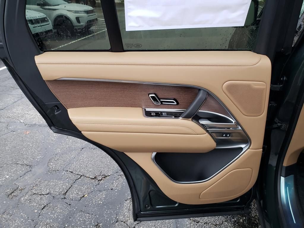 New 2025 Land Rover Range Rover SE image 12