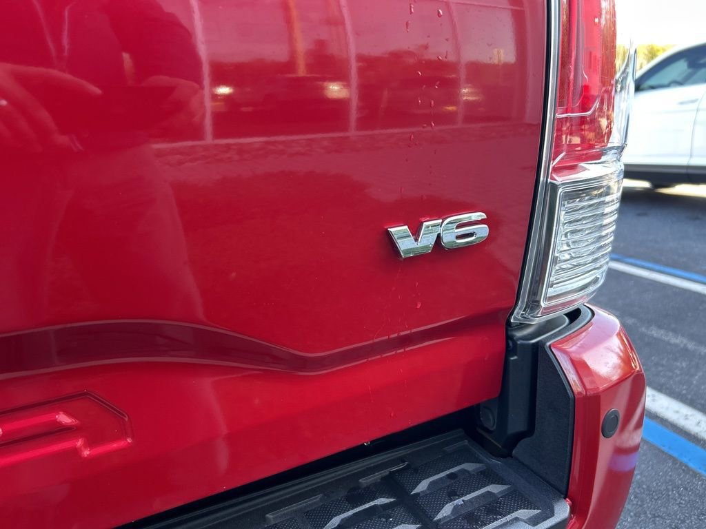 Used 2017 Toyota Tacoma Limited image 14