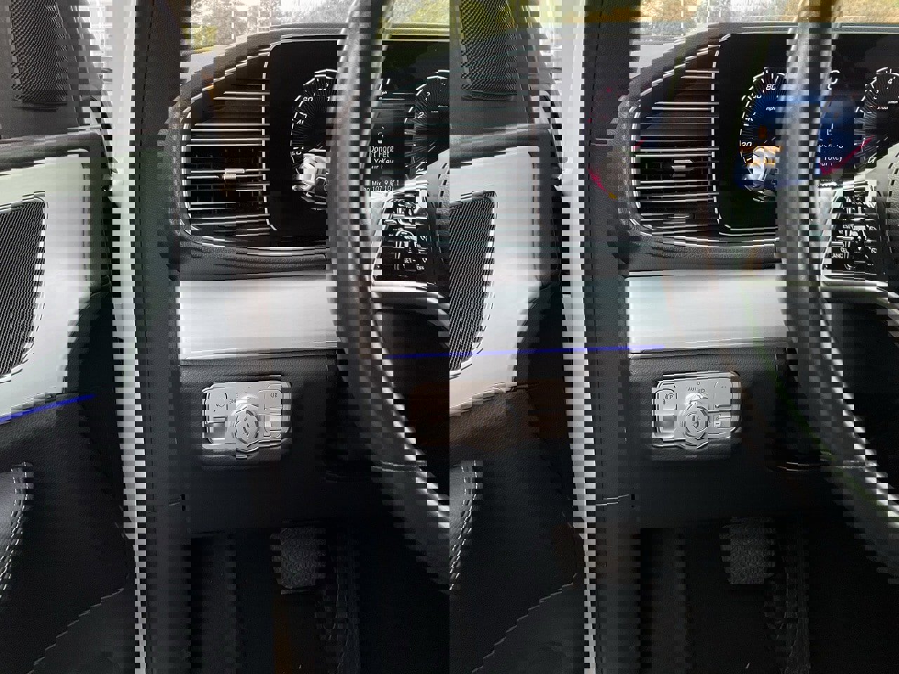 Used 2024 Mercedes-Benz GLE 350 4MATIC image 28