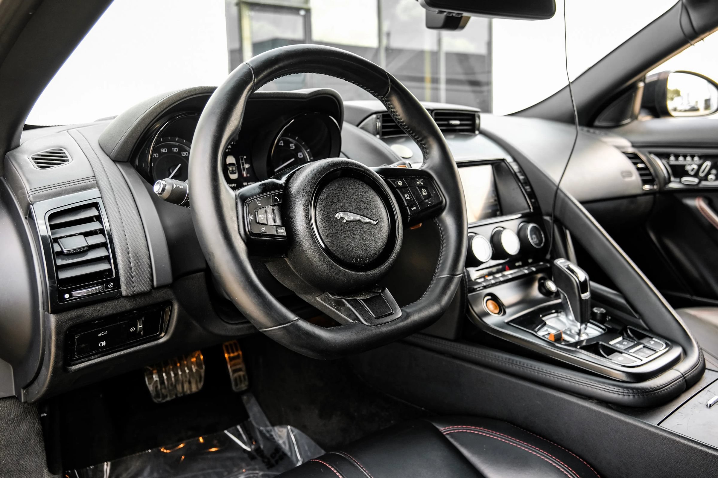 Used 2014 Jaguar F-TYPE S RWD image 3
