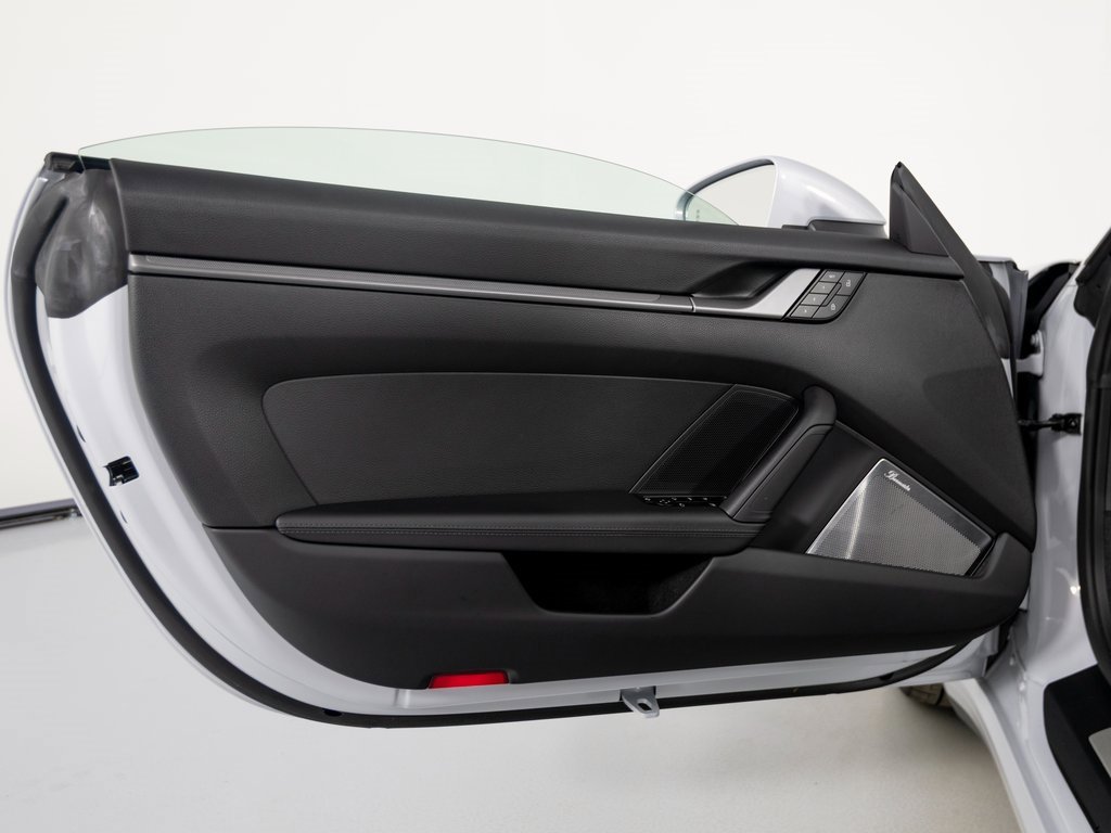 Certified 2025 Porsche 911 Carrera image 13