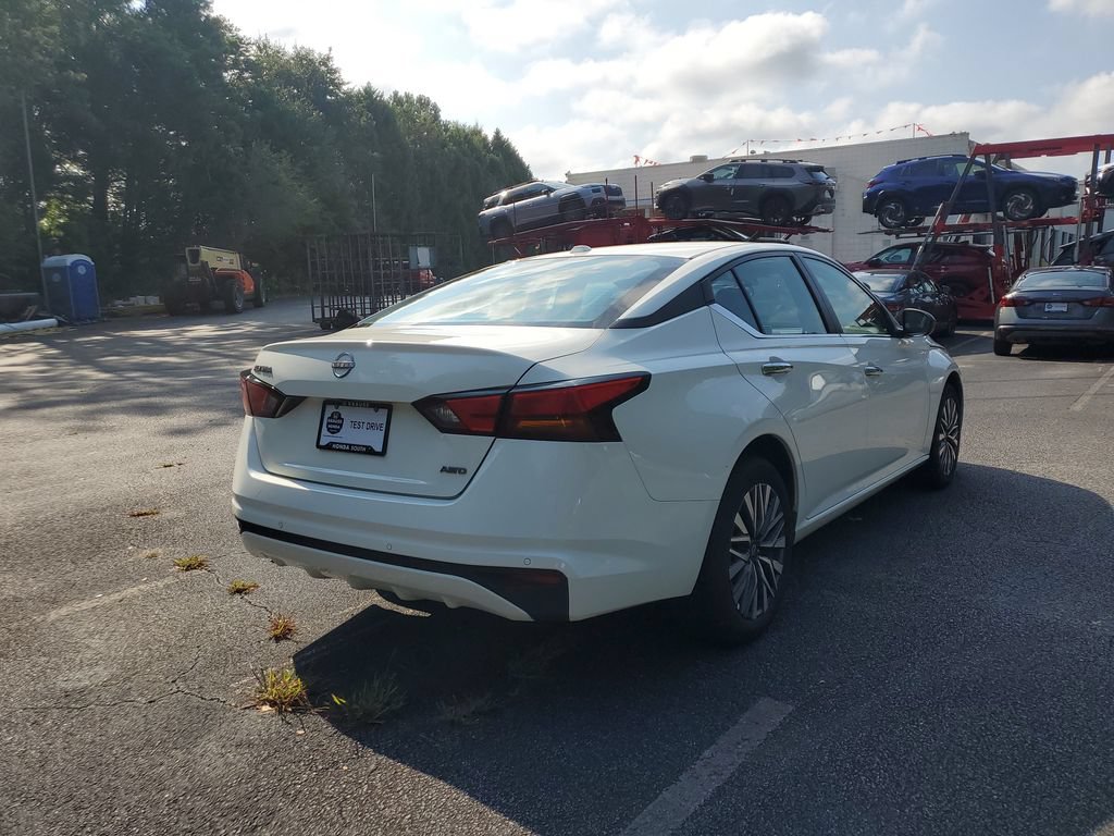 Used 2025 Nissan Altima 2.5 SV AWD/4WD image 7