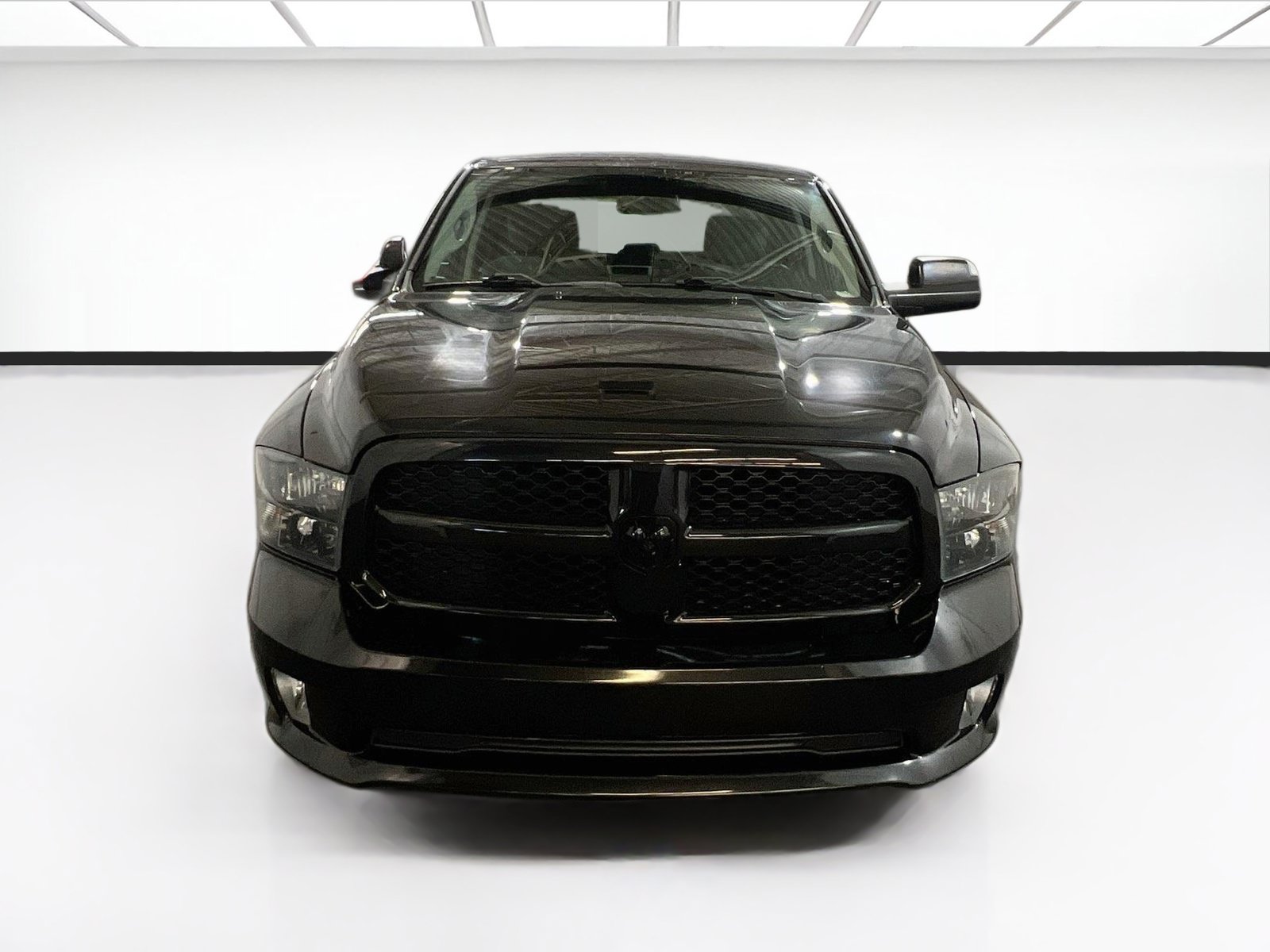 Used 2016 RAM 1500 Express w/ Black Ram 1500 Express Group AWD/4WD image 2