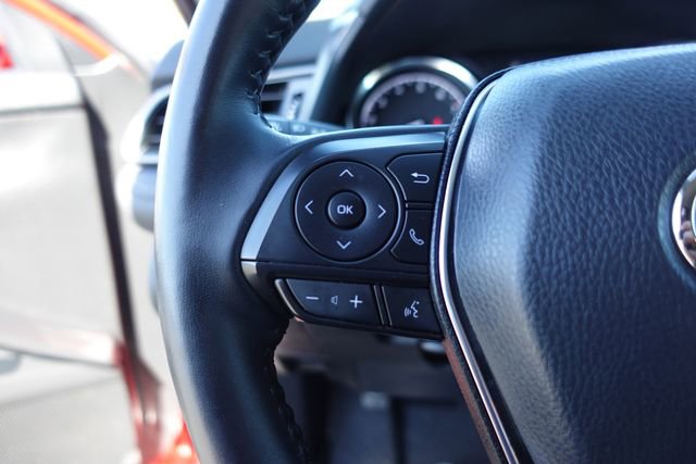 Certified 2020 Toyota Camry SE w/ Convenience Package image 16