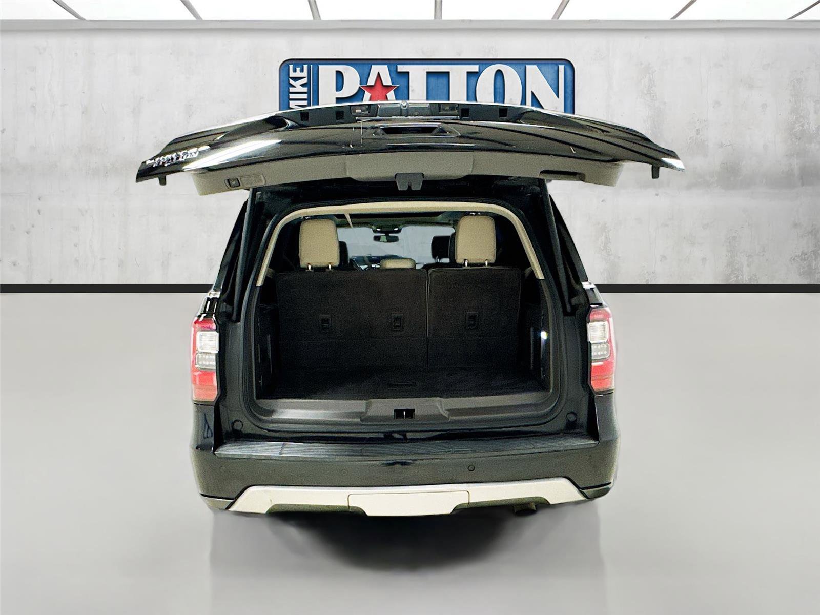 Used 2019 Ford Expedition Limited w/ Equipment Group 302A RWD image 28