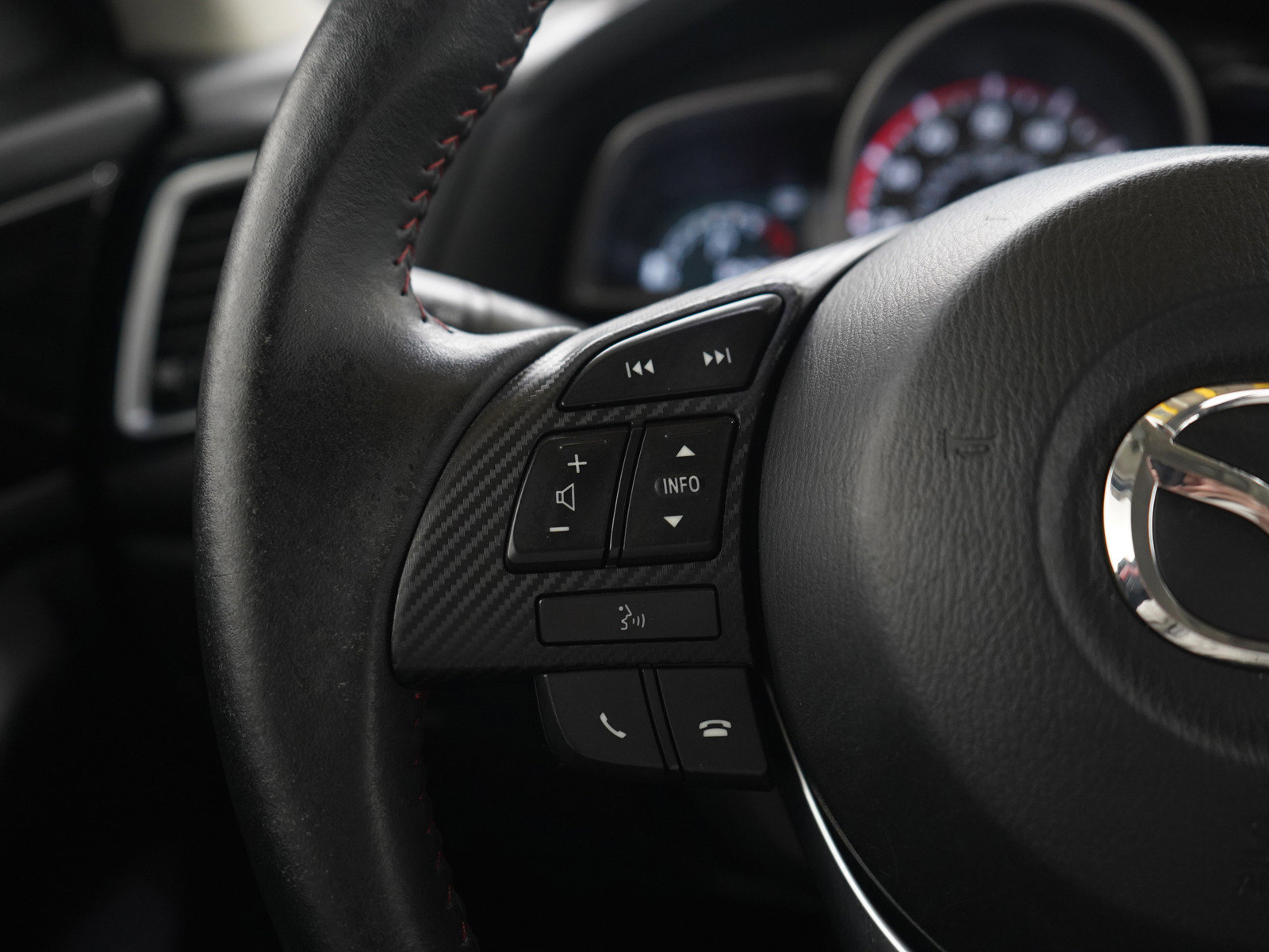 Used 2014 MAZDA MAZDA3 i Touring FWD image 23