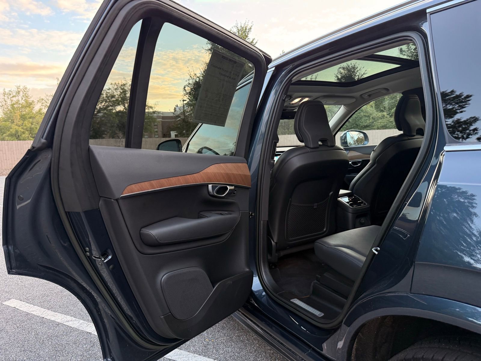 Used 2023 Volvo XC90 T8 Plus image 19