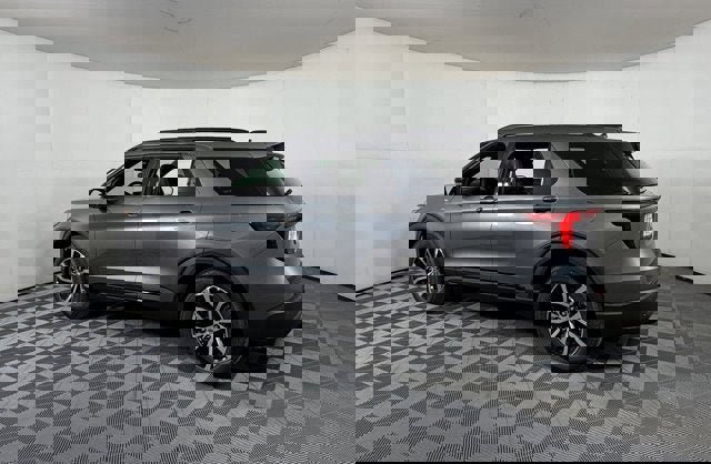 New 2026 Ford Explorer ST-Line image 3