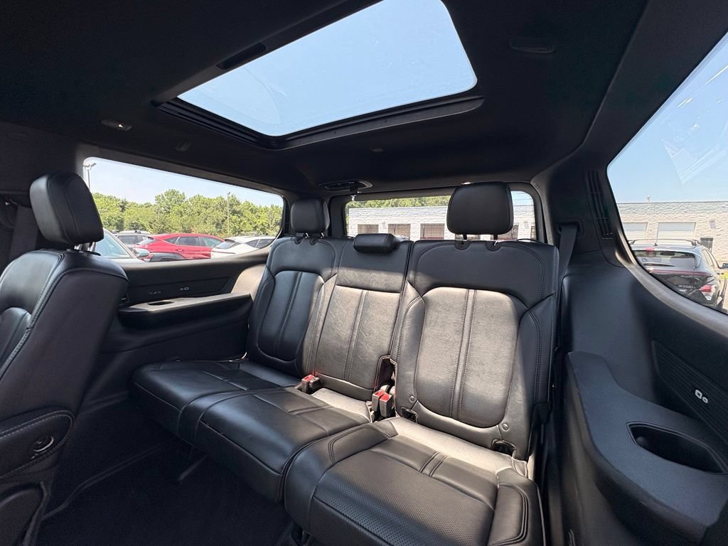 Used 2022 Jeep Wagoneer Series III w/ Premium Group I AWD/4WD image 27