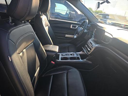 Used 2022 Ford Explorer XLT w/ Equipment Group 202A AWD/4WD image 8