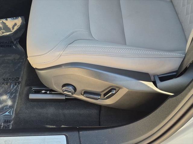 Certified 2026 Volvo XC60 B5 Plus AWD/4WD image 22
