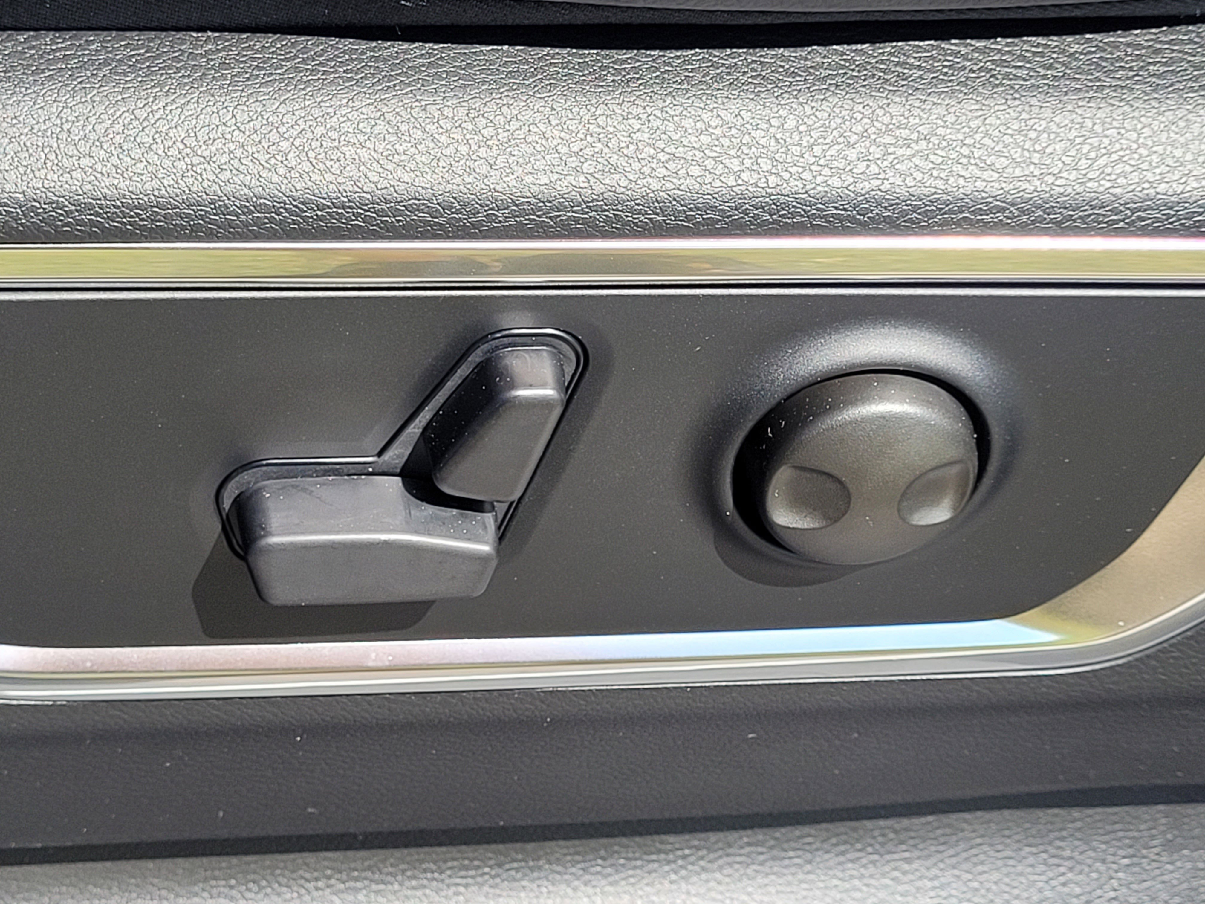 New 2026 RAM 1500 Laramie w/ Advanced Safety Group II image 10