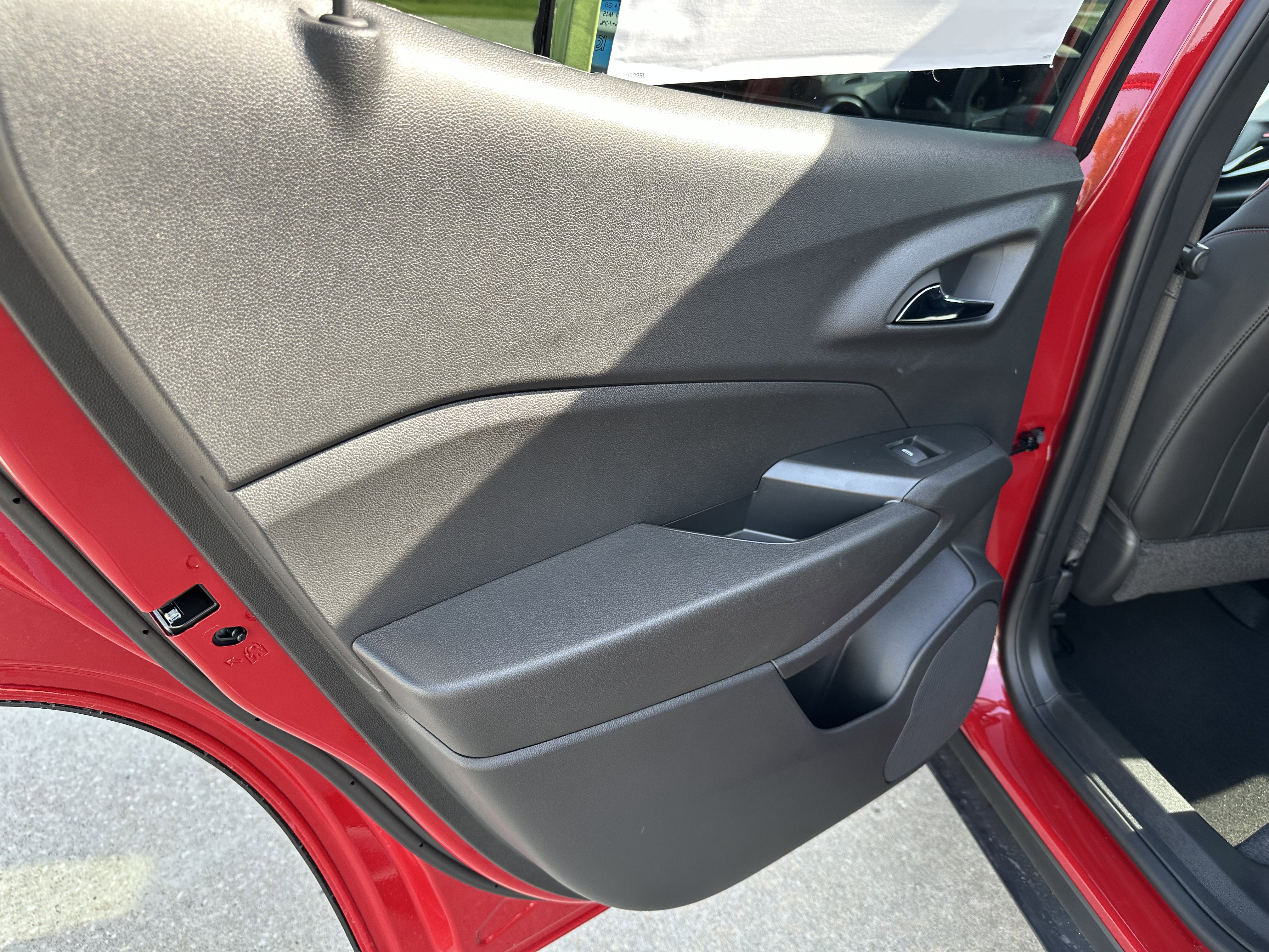 New 2026 Chevrolet Trax RS w/ Sunroof Package image 22