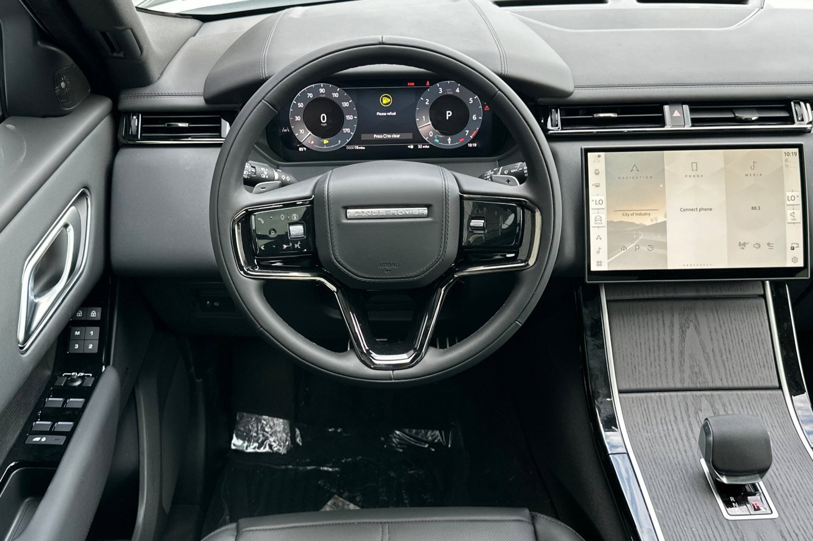 New 2026 Land Rover Range Rover Velar Dynamic SE image 15