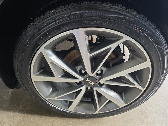 Used 2020 Kia Niro Touring image 33