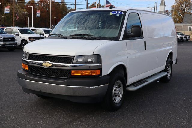 Used 2024 Chevrolet Express 2500 w/ Driver Convenience Package image 12