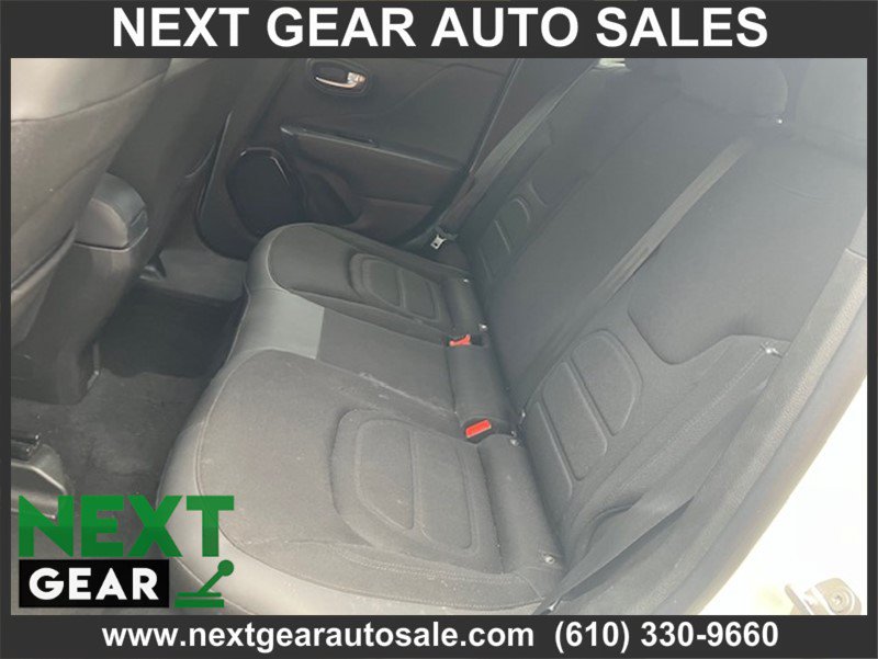 Used 2017 Jeep Renegade Altitude AWD/4WD image 6