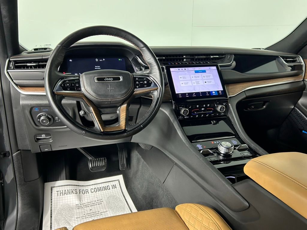 Used 2022 Jeep Grand Cherokee Summit w/ Advanced Protech Group IV AWD/4WD image 19