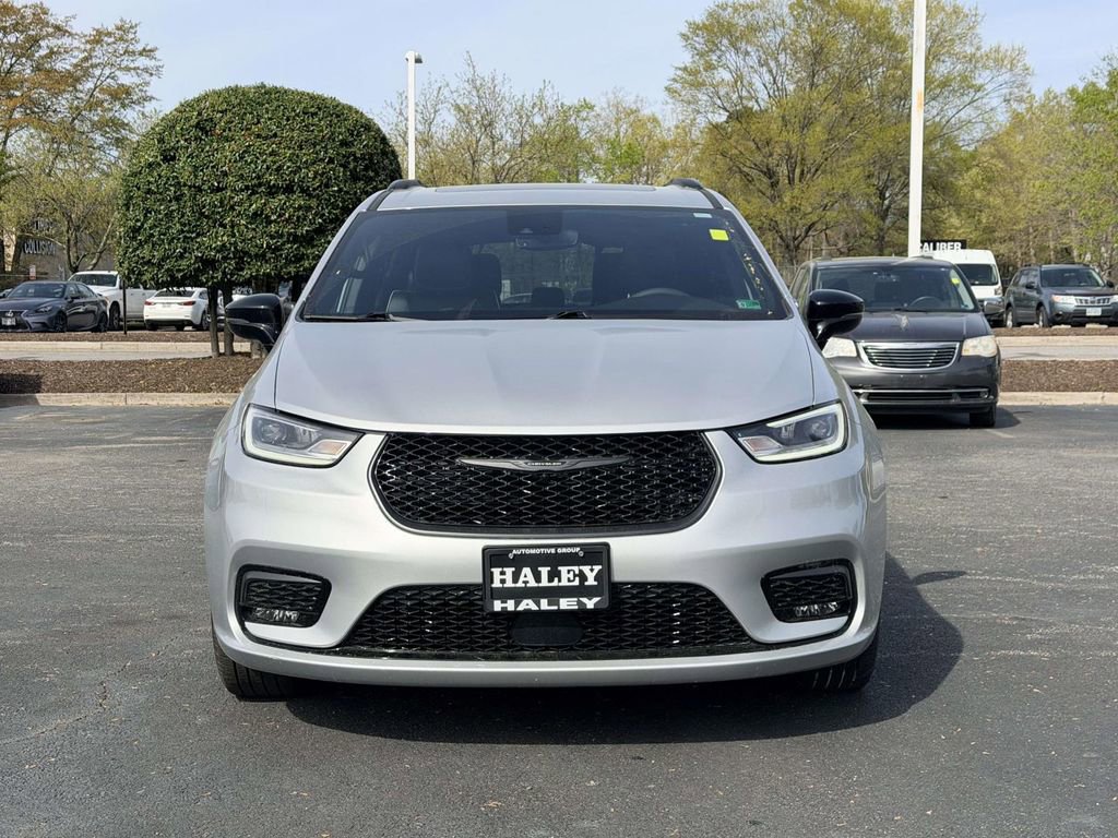 Used 2024 Chrysler Pacifica Limited w/ S Appearance Package image 25