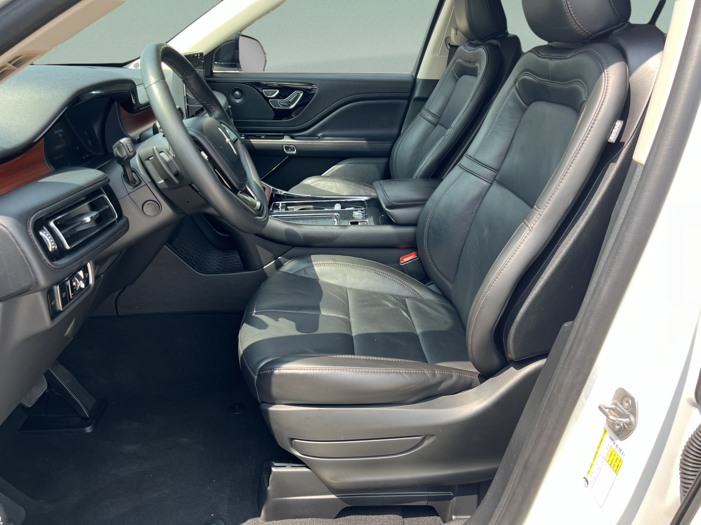 Certified 2024 Lincoln Aviator Reserve w/ Equipment Group 201A RWD image 10