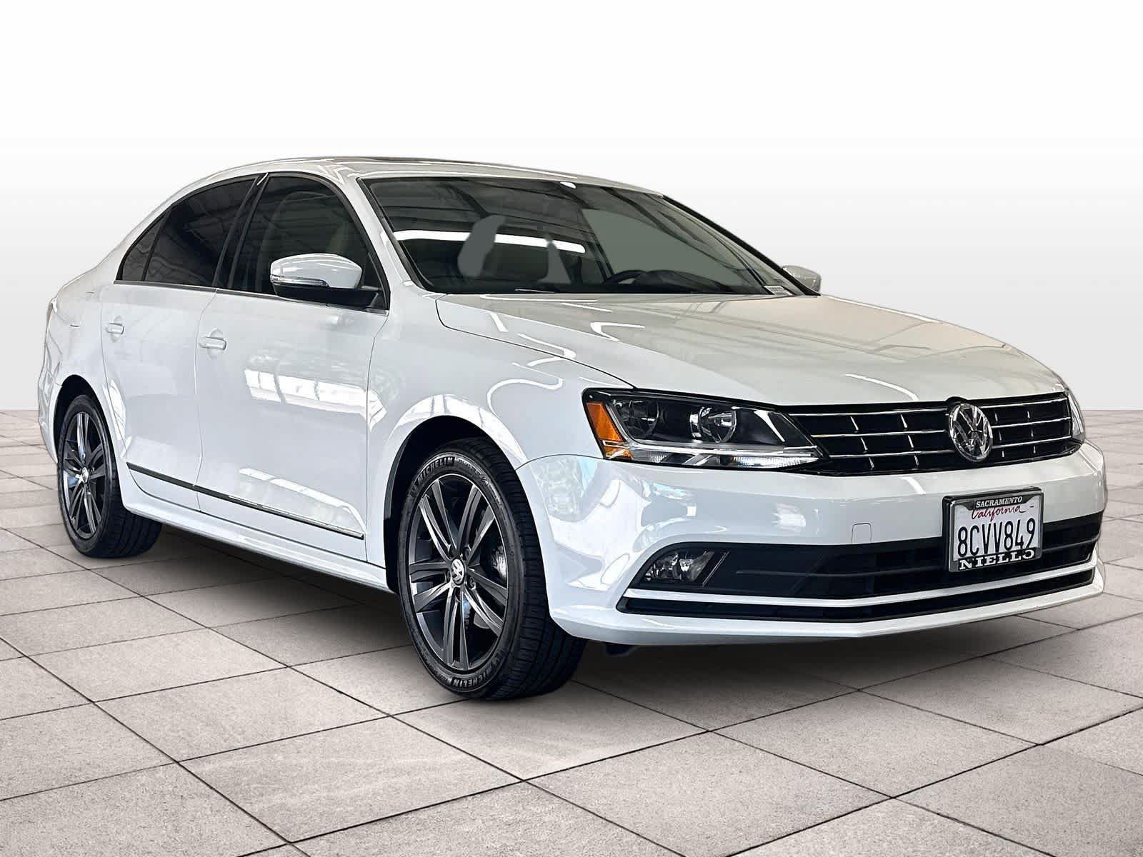 Used 2018 Volkswagen Jetta SEL FWD image 3
