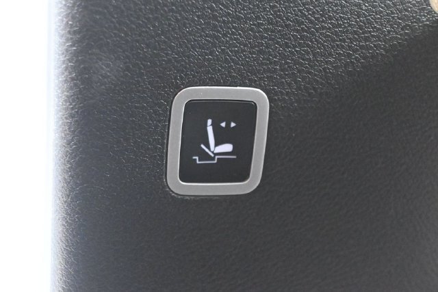 Used 2024 Chrysler Pacifica Touring-L FWD image 14