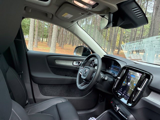 New 2026 Volvo XC40 B5 Plus w/ Protection Package Premier AWD/4WD image 24