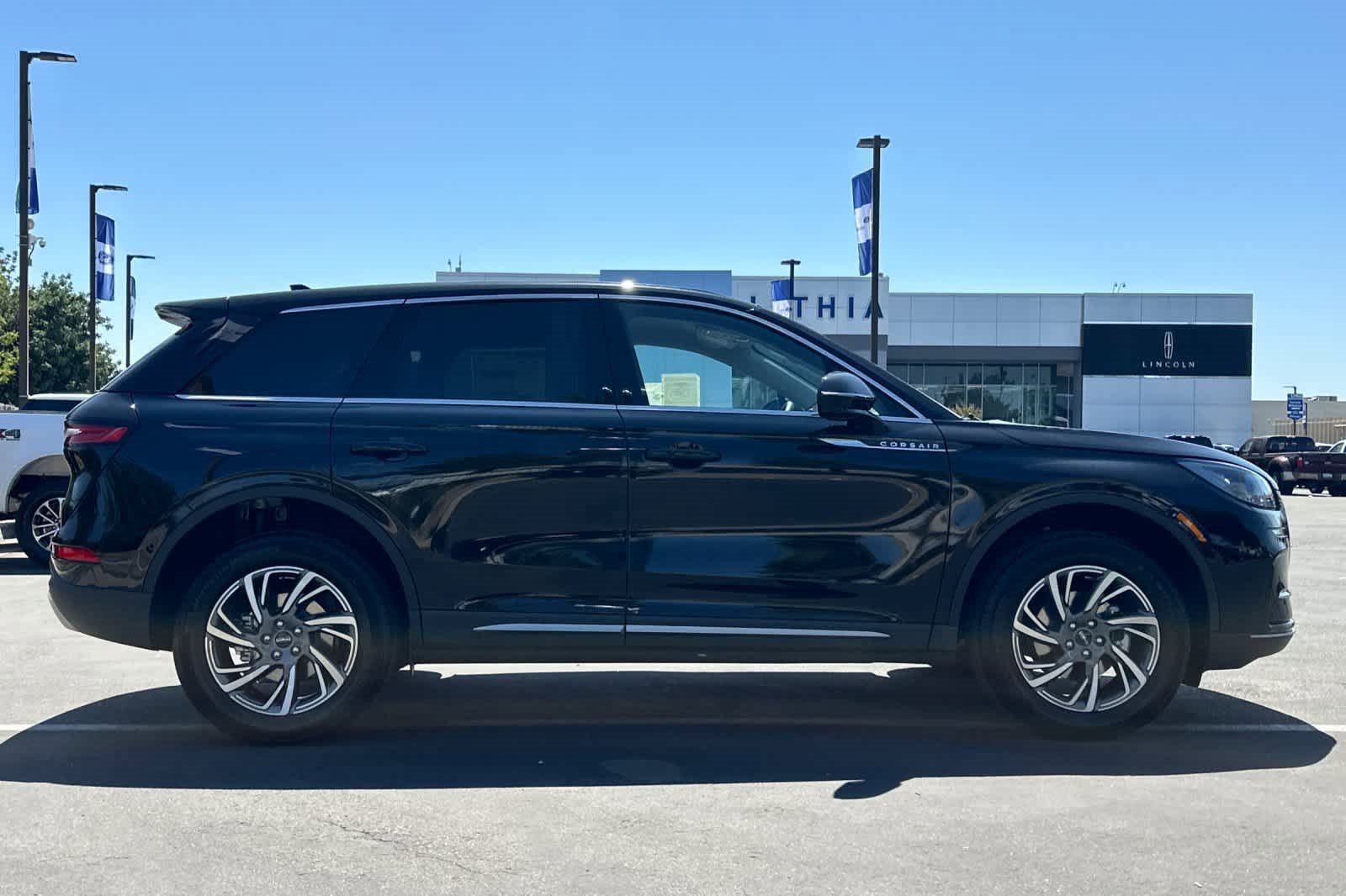 Used 2025 Lincoln Corsair Premiere w/ Equipment Group 101A image 9